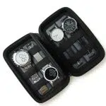 TRAVELLER WATCH CASE BLACK<br/> 4 Posti TRAVELLER WATCH CASE BLACK 4 SLOTS
